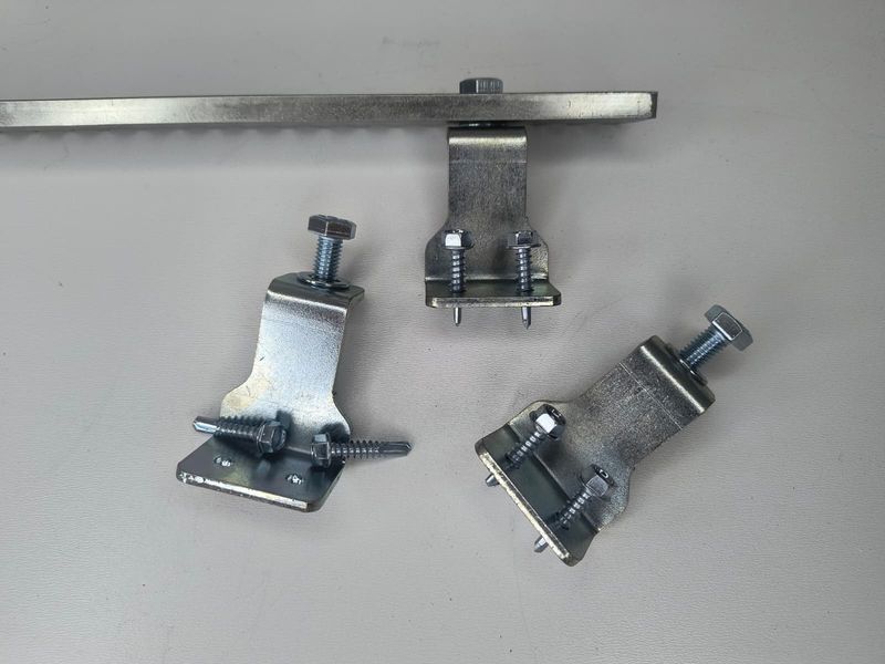 Suport prindere fara sudură cremalieră metalică 00048 foto Suport prindere fara sudură cremalieră metalică 00048 foto